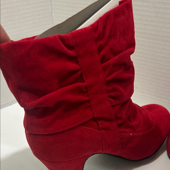 NWT. Qupid Red Heeled Suede Boots with Buckle Detail - Picture 8 of 10
